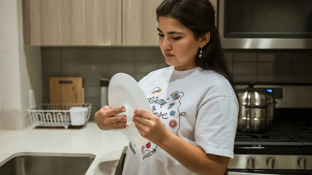Dishwasher Place Settings: What 8, 13, or 14 Holds