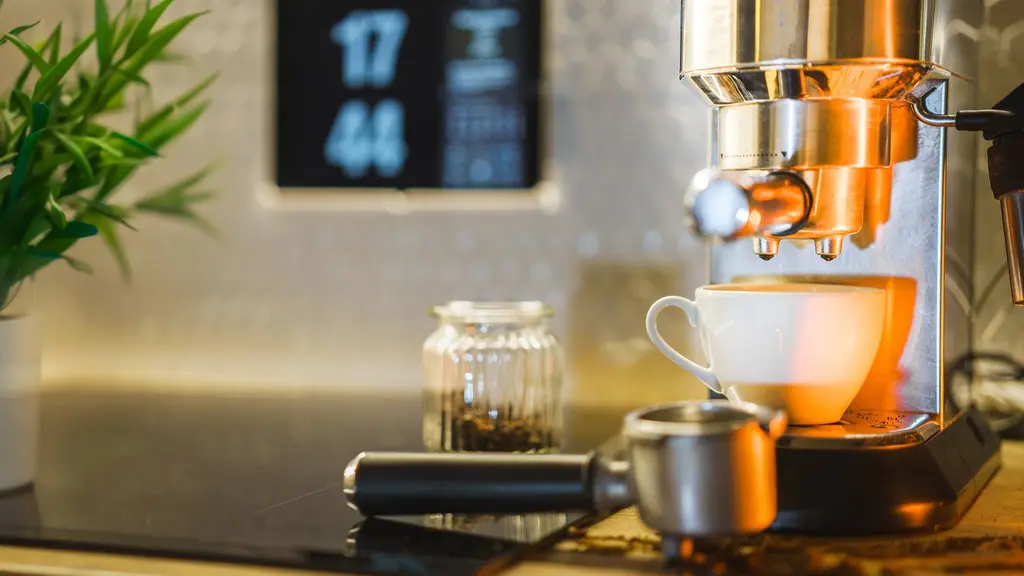 How to Descale a Coffee Machine: A Simple UAE Guide