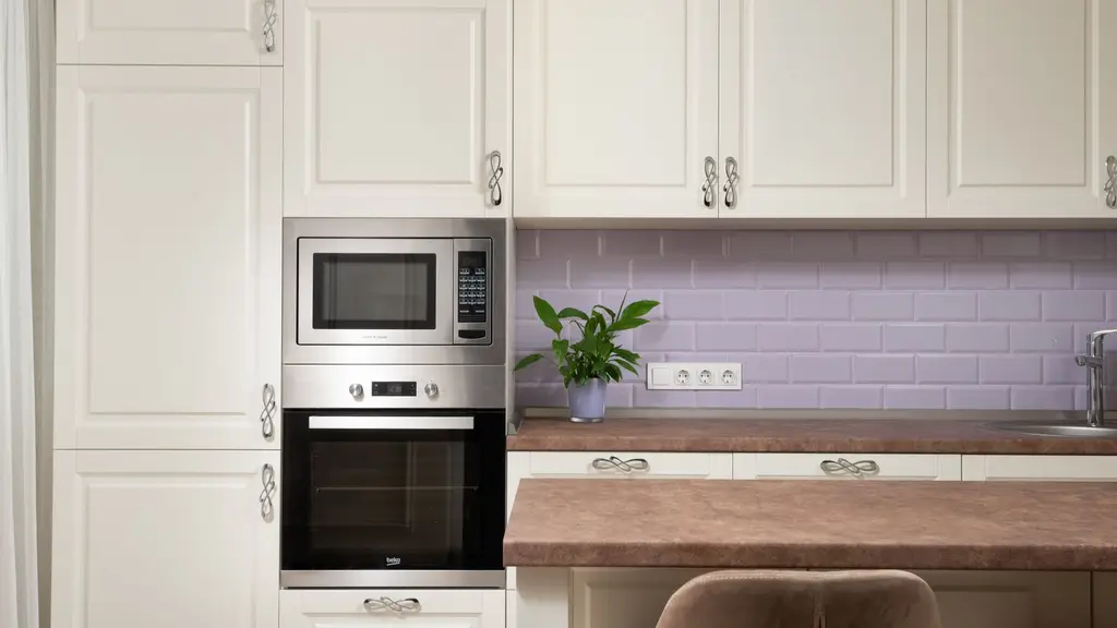 Solo vs Grill Microwave: Which One Actually Fits Your Kitchen?